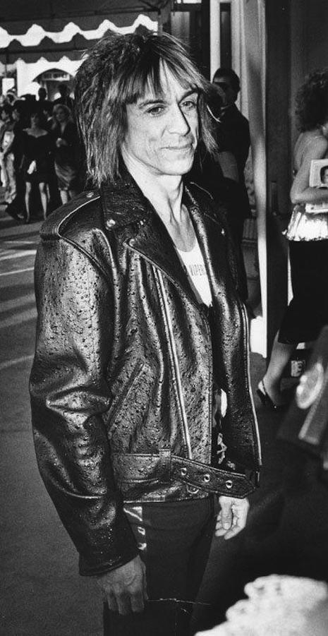 Iggy Pop on his way into the Grammy's, 1989
