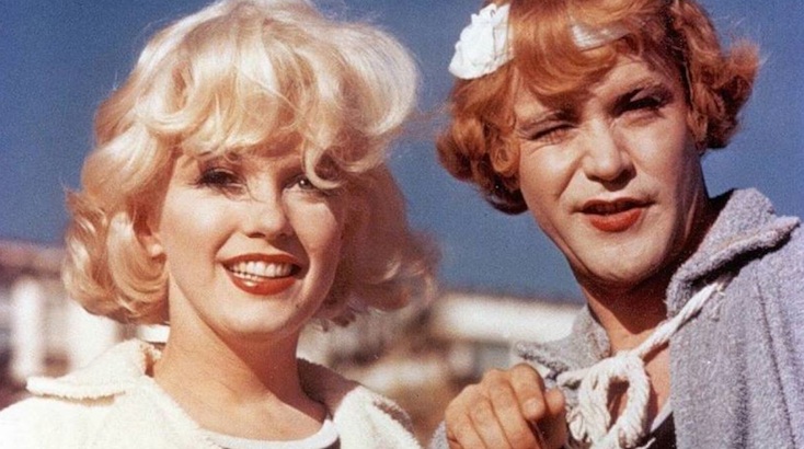 What a drag: Amazing behind the scenes photos from the set of ‘Some Like It Hot’