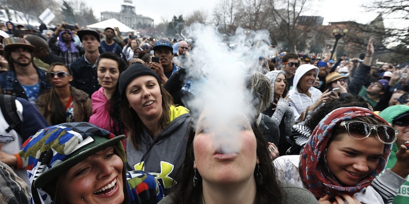 New study finds that smoking weed DOES NOT cause psychotic episodes in teens