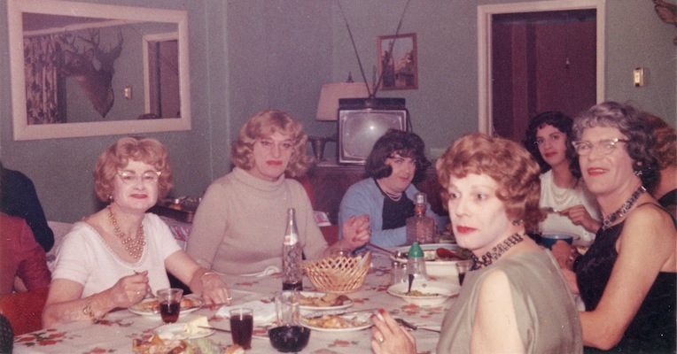 Casa Susanna: Charming casual pix of a cross-dressers’ haven in the 1950s and 1960s