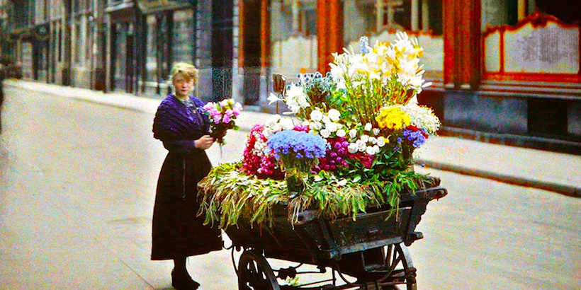 Gorgeous color photographs of Paris from over a century ago