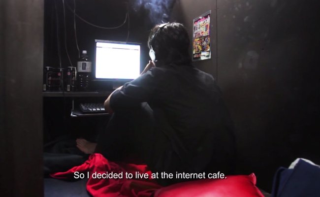 Too poor for apartments, Japanese temp workers live in Internet cafes