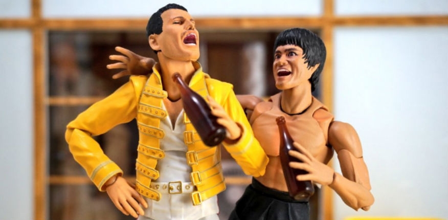Bruce Lee and Freddie Mercury are best friends forever on this bizarre Japanese Twitter account