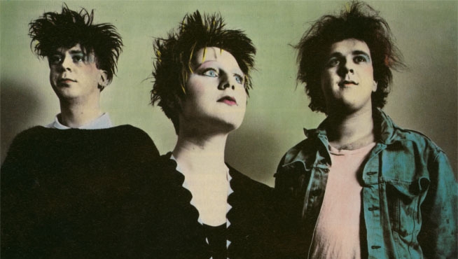 Cocteau Twins play their entire ‘Spangle Maker’ EP live in Sweden, 1984