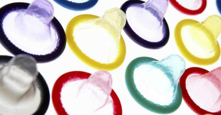 Condom changes color if STIs are detected, might lead to some awkward conversations