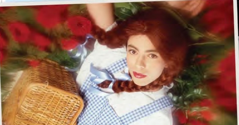 That time Ian McCulloch dressed up as Dorothy from ‘The Wizard of Oz’ for a photo shoot