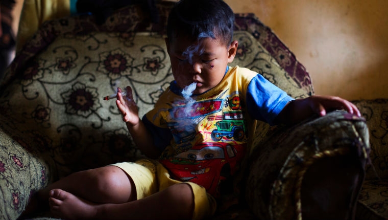 ‘Marlboro Boys’: Shocking images of Indonesia’s smoking children