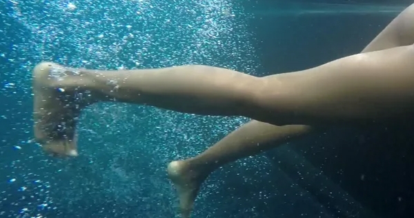 A slow-motion, underwater fart