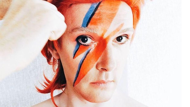 Professor vows to ‘spend a year as David Bowie’