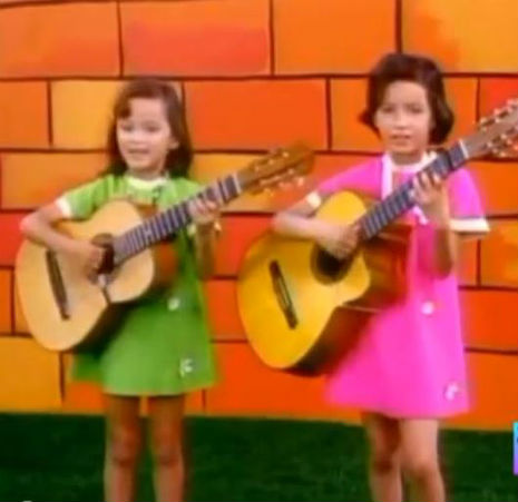 Las Dilly Sisters: The Shaggs of Mexico?