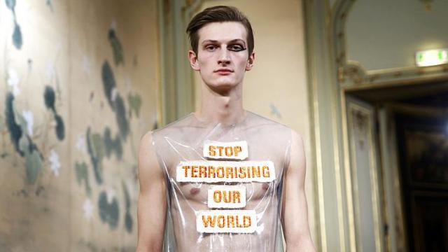 Designer uses notorious ‘Christmas tree’ to make anti-terrorist statement at Paris Fashion Week