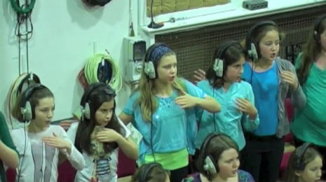 Crystal Castles’ ‘Untrust Us’ covered by Capital Children’s Choir