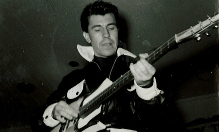 Link Wray and his bizarre guitar on American Bandstand, 1959