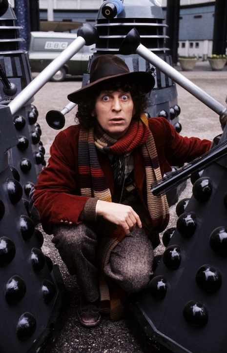 Doctor Who H115 Tom Baker UNSIGNED 6" x 4" photograph 