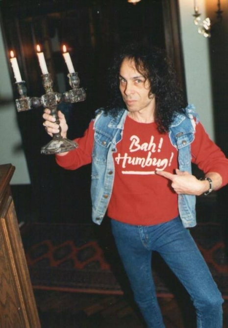 Ronnie James Dio’s recipe for a wassail bowl  RonnnieEJAmeSDIDOSODSODODODDODOhjeuejnbg_465_667_int