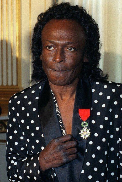 Miles Davis bores us': Miles gets knighted in France, 1991 | Dangerous Minds
