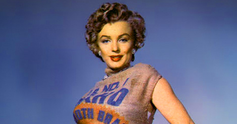 The Real Story Behind Marilyn Monroe's Potato Sack Dress » Yodoozy®