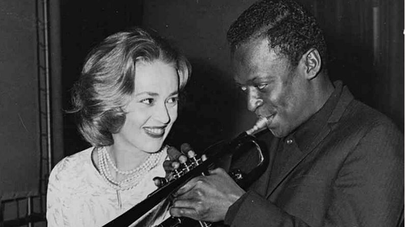 Watch Miles Davis improvise the soundtrack to Louis Malle’s ‘Elevator To The Gallows’