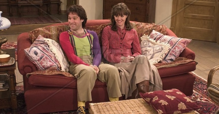‘The Unauthorized Story of Mork & Mindy’: Regrettable TV movie about Robin Williams’ big break
