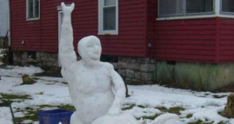 Porno snowmen, an awesomely rude way to piss off your neighbors