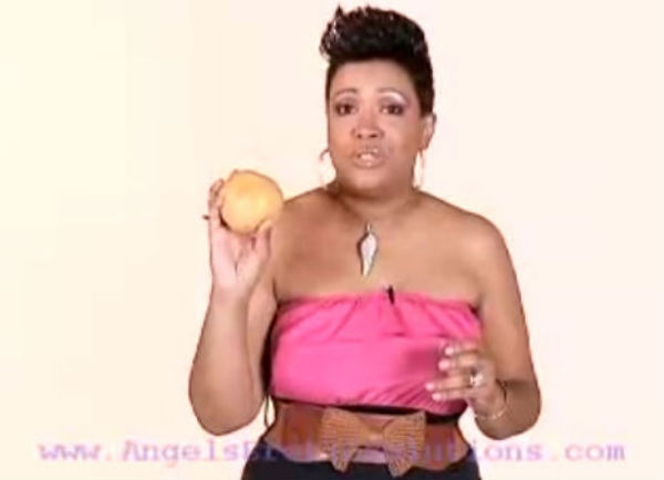 Auntie Angel teaches ladies how to perform ‘The Grapefruit’ blowjob technique on their men